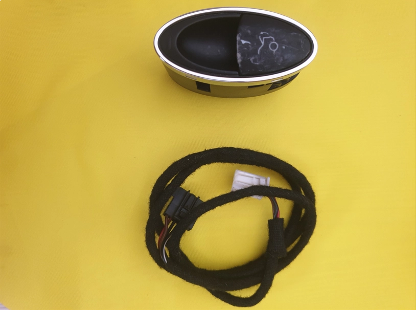 resimler/genel/Mercedes w211 e200 bagaj açma butonu orjinal ÇIKMA a2118211151